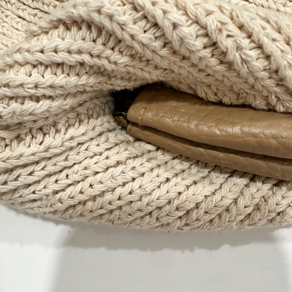 Vintage Sweater Knit Purse with Faux Leather Trim & Strap - Picture 5 of 7